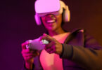 Meisje met VR bril en gamconsole